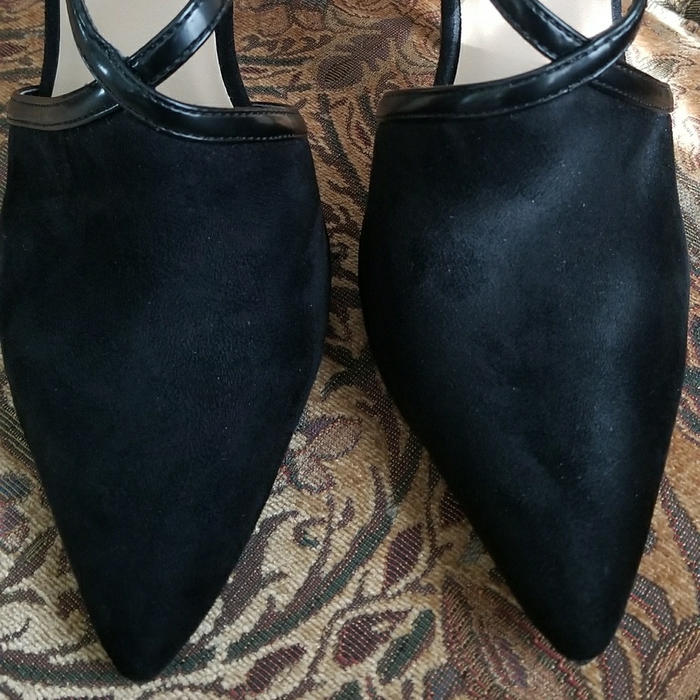 Black high - vamp Pump - Picture 2 of 8